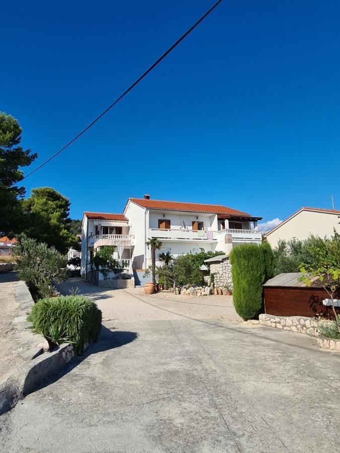 Apartman Karmen Barbat na Rabu Exterior foto